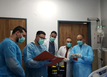 هل يعالج الأطباء الأسباب الجذرية للأمراض أم يكتفون بعلاج الأعراض؟